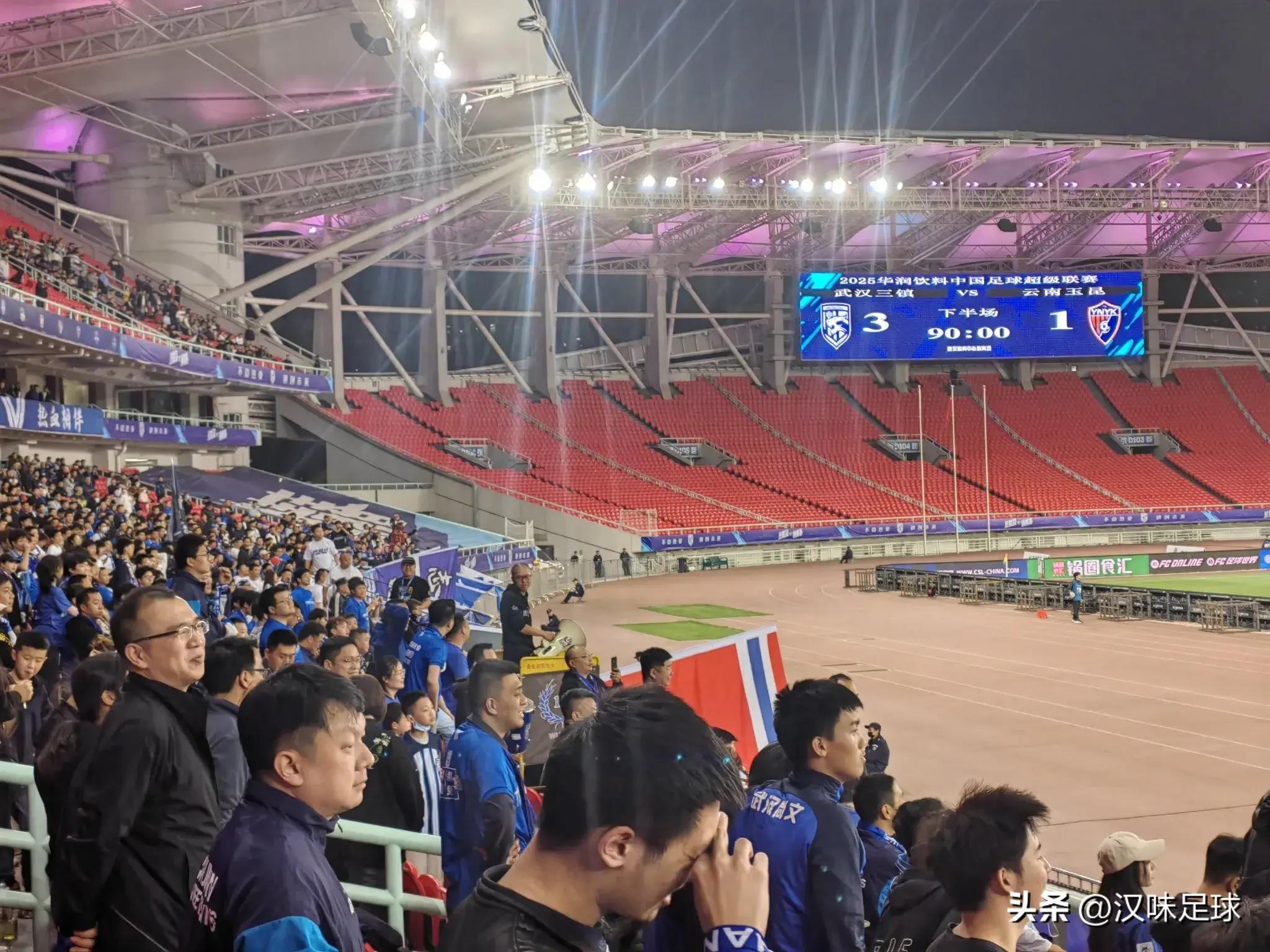 国际比赛日武汉三镇备战亚冠,临场应变细节曝光,气氛紧张,资深球员宣示担当的简单介绍 国际比赛日武汉三镇备战亚冠,临场应变细节曝光,气氛紧张,资深球员宣示担当的简单介绍