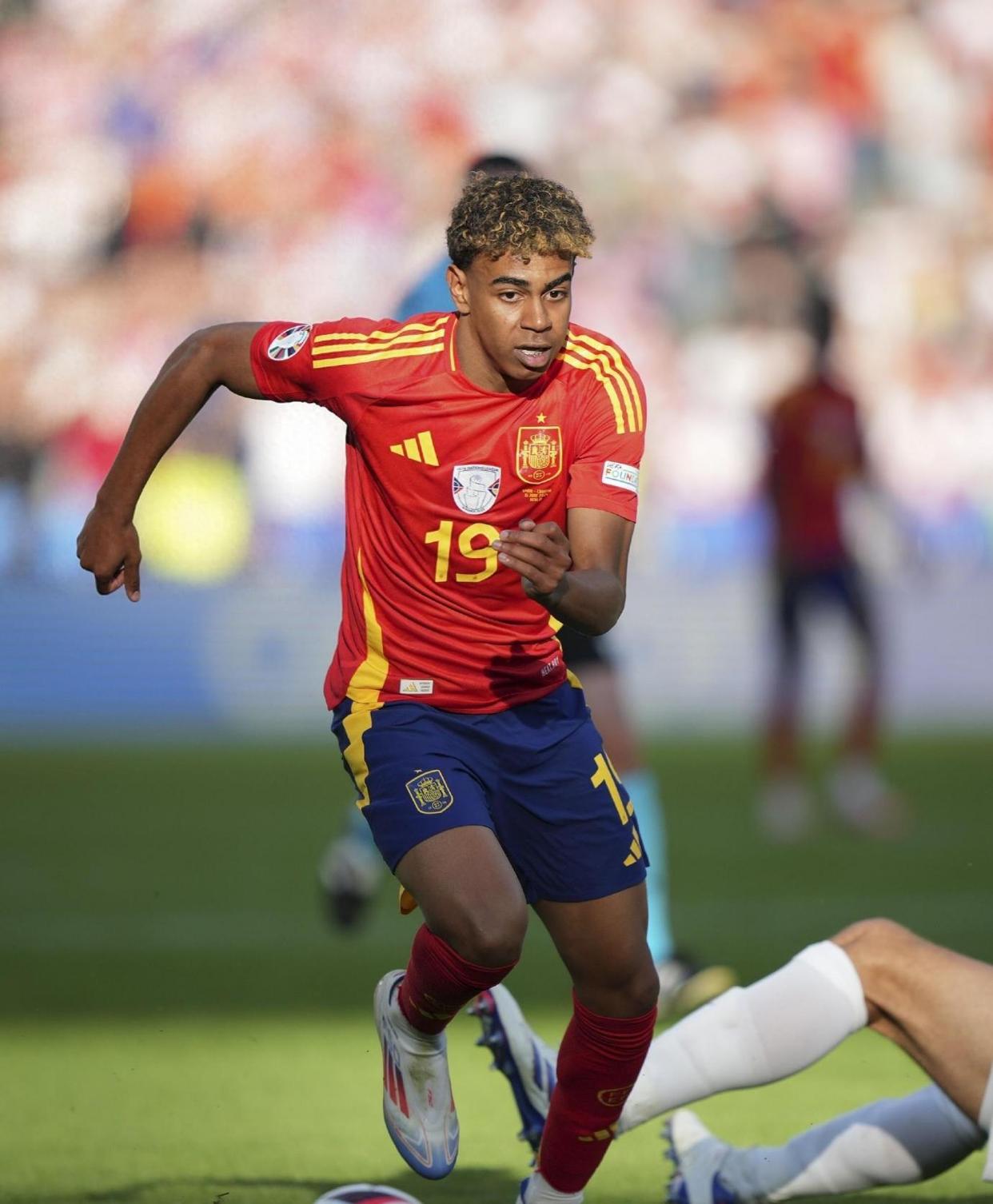 包含国际比赛日马赛备战意大利杯；防线松动细节曝光；悬念犹存；身体对抗强度拉满的词条