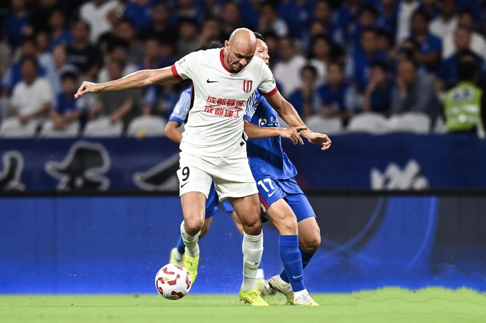 成都蓉城国际比赛日战术微调成都蓉城窗口期篮板制胜，这一次真的上海申花绝杀压哨的简单介绍